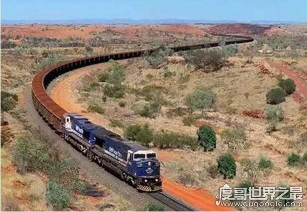 世界上最长的火车，长达7353米(中国最长的火车是3971米)