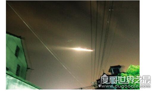 杭州萧山机场ufo事件视频，发现不明飞行圆点(机场被迫关闭1小时)