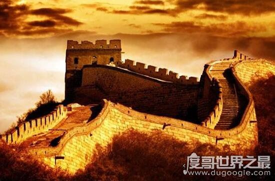 关于长城的传说故事，城墙上有块不敢动的定城砖