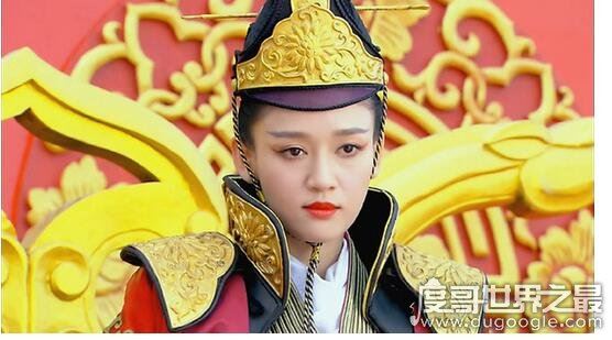 东方不败是男是女,原本是男人(在挥刀自宫后变得不男不女)