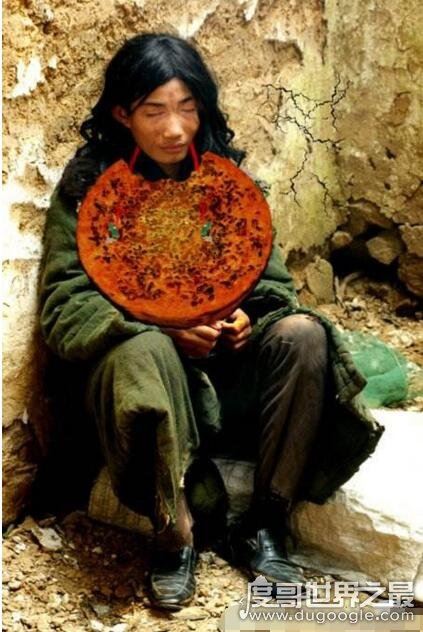 中国第一懒人，23岁大男孩杨锁自己饿死家中(溺爱的后果)