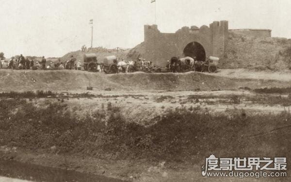 1860年中国发生的大事，火烧圆明园令人痛心(数万件珍宝被掠夺)