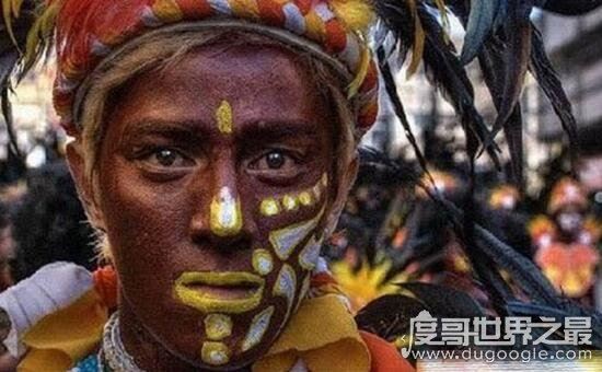 世界十大奇异民族，奥坎基查尔族人皮肤竟是蓝色的