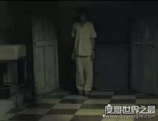 中国十大校园灵异事件集，隔壁寝室的半夜敲门声