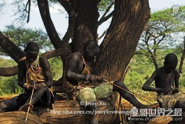 野外生存最强的土著民族：布须曼人，以擅长追踪猎物而闻名