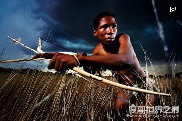 野外生存最强的土著民族:布须曼人,以擅长追踪猎物而闻名