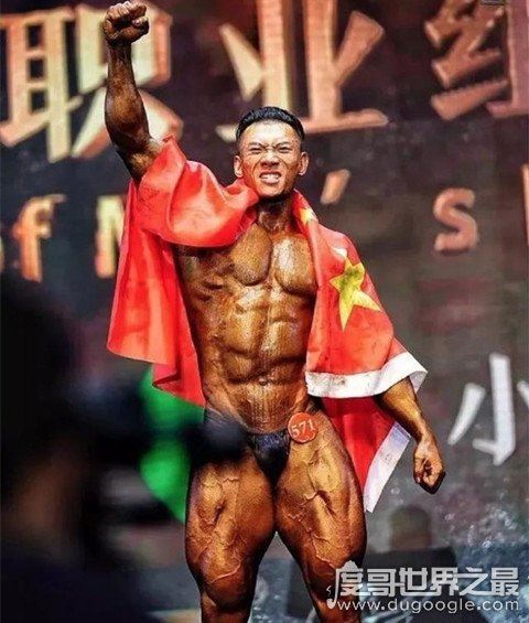 中国第一肌肉男，鹿晨辉(首个获得健美黄金联赛冠军的中国人)