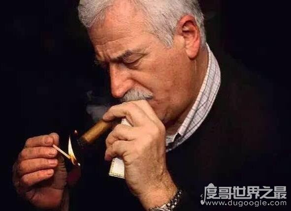 雪茄怎么抽?"一根雪茄三根柴"方法很讲究(附详细步骤)