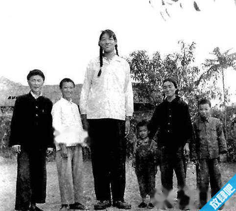 世界上最高的人,中国巨人詹世钗高达3.19米