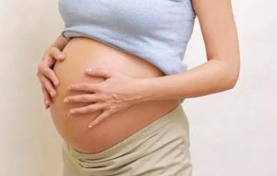 怀孕18周：症状，技巧等