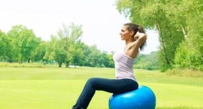脊椎怎么用瑜伽球放松