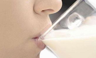 睡前喝姜黄牛奶健康吗？