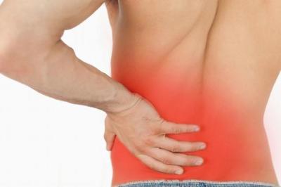 中腰痛：原因和缓解