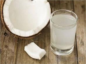 椰子水的七大健康益处