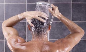 洗澡方法用对了也能提高性能力，男性提高性能力4个方法