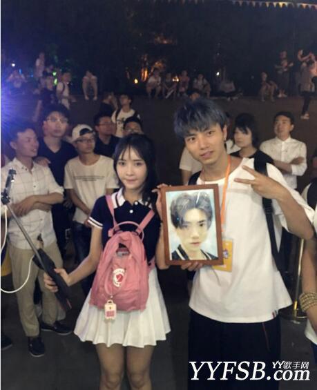 斗鱼灵魂画师观音桥毕加索 一位来自川美的美女主播