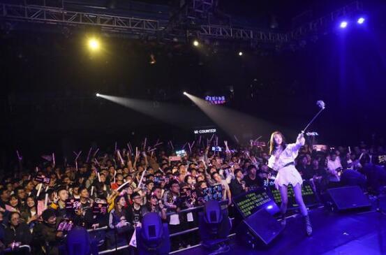 正式进军娱乐圈，周二珂上海个人首场全国巡回演唱会
