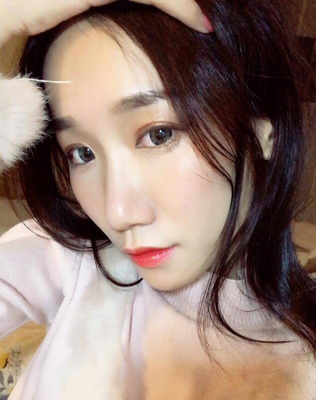 斗鱼196小缘喵不再圈地自萌 今晚街头嘎唱卖血不再孤芳自赏?