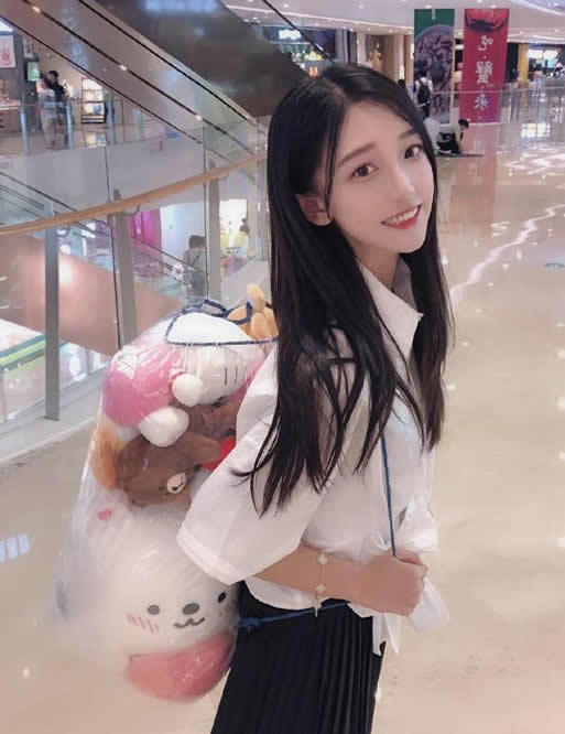 抖音临界十缨资料简介:一大泼临界十缨小姐姐美照