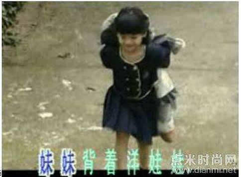 妹妹背着洋娃娃的故事:恐怖童谣背后故事揭晓